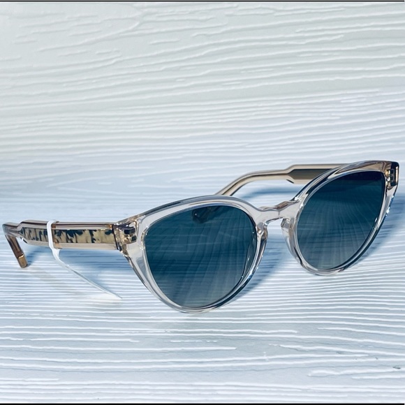 Chloé•CE757S 749•Translucent Peach Frames withGlittering Gold Core•Oval/Cat Eye - Picture 2 of 14